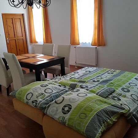 Apartman Kaszás Central Mosonmagyaróvár Esterno foto