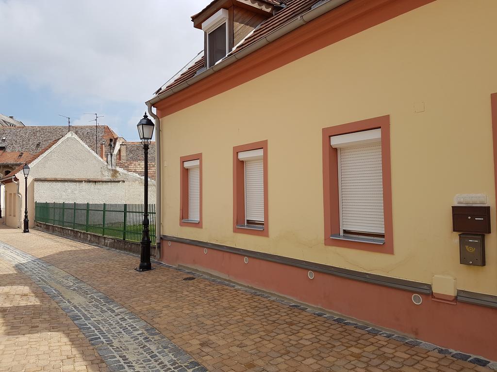 Apartman Kaszás Central Mosonmagyaróvár Esterno foto
